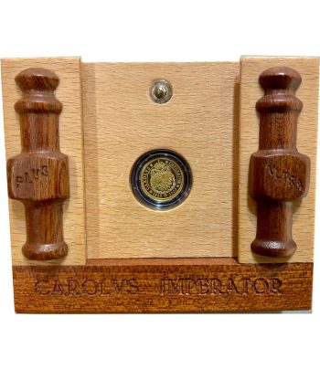 Moneda de España 5.000 Pesetas de oro V Centenario Carlos V año