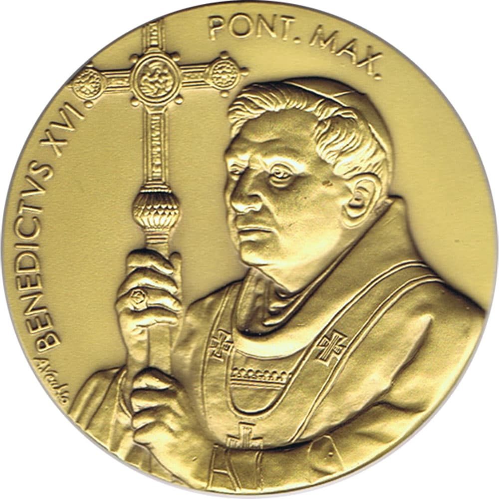 Medalla de Vaticano Benedicto XVI en Africa año 2011 en bronce